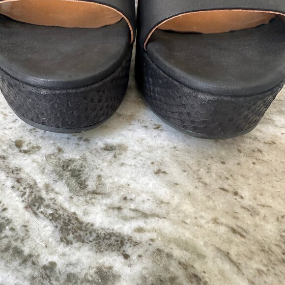 Coclico Leonora Wedge Sandals in black, size 38.5 ~ pre-owned - Picture 3 of 9